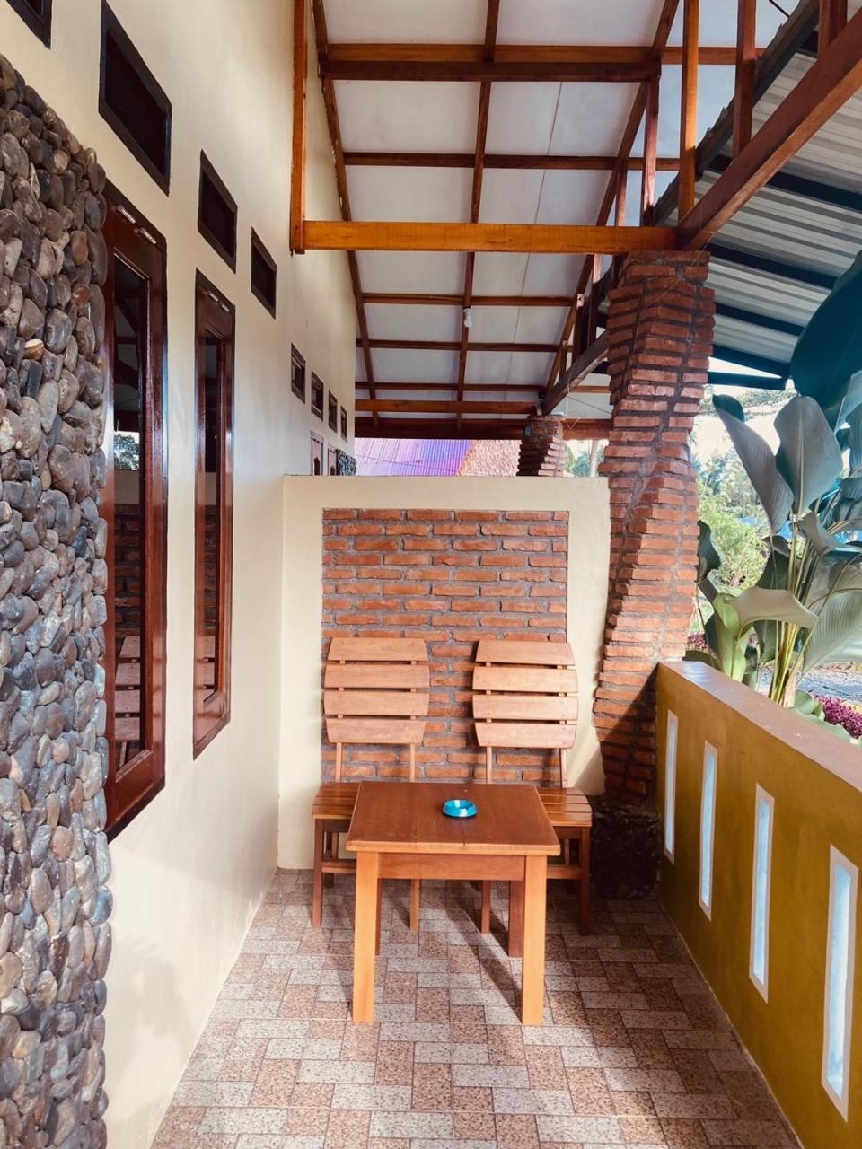 R5 Keramba Inn Bukit Lawang Exterior photo